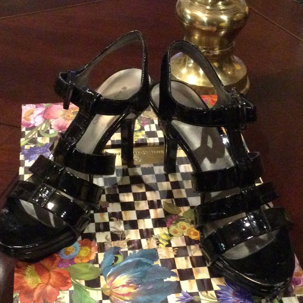 Size 6 Bandolino Heels